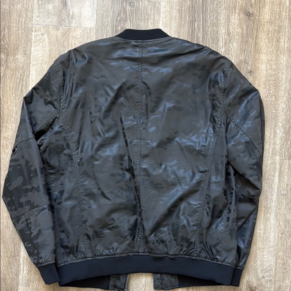 Zara Men's Black Bomber Jacket with Camo print - Picture 7 of 7